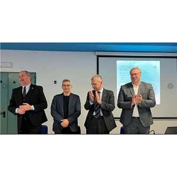 Il presidente Boris Selko, il presidente Pasquale Moro, il presidente Piero Mauro Zanin e il consigliere regionale Mauro Bordin - Il presidente Boris Selko, il presidente Pasquale Moro, il presidente Piero Mauro Zanin e il consigliere regionale Mauro Bordin