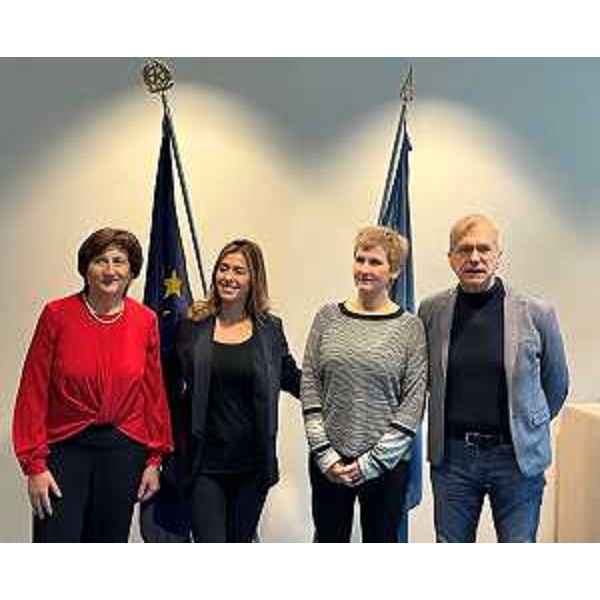 Il presidente del Consiglio regionale, Piero Mauro Zanin, assieme al sindaco di Bertiolo, Eleonora Viscardis (prima da sinistra), Erika Ciani ed Emanuela Biancuzzi - Il presidente del Consiglio regionale, Piero Mauro Zanin, assieme al sindaco di Bertiolo, Eleonora Viscardis (prima da sinistra), Erika Ciani ed Emanuela Biancuzzi