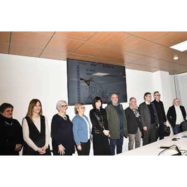 L'assessore regionale al Lavoro Alessia Rosolen (al centro) assieme ai rappresentanti firmatari del Protocollo sul lavoro domestico - L'assessore regionale al Lavoro Alessia Rosolen (al centro) assieme ai rappresentanti firmatari del Protocollo sul lavoro domestico