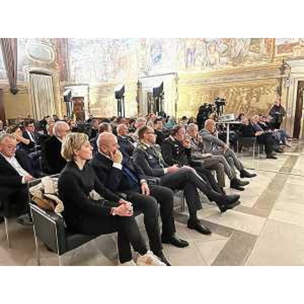 L'assessore regionale alle Finanze Barbara Zilli fra il pubblico, - L'assessore regionale alle Finanze Barbara Zilli fra il pubblico,