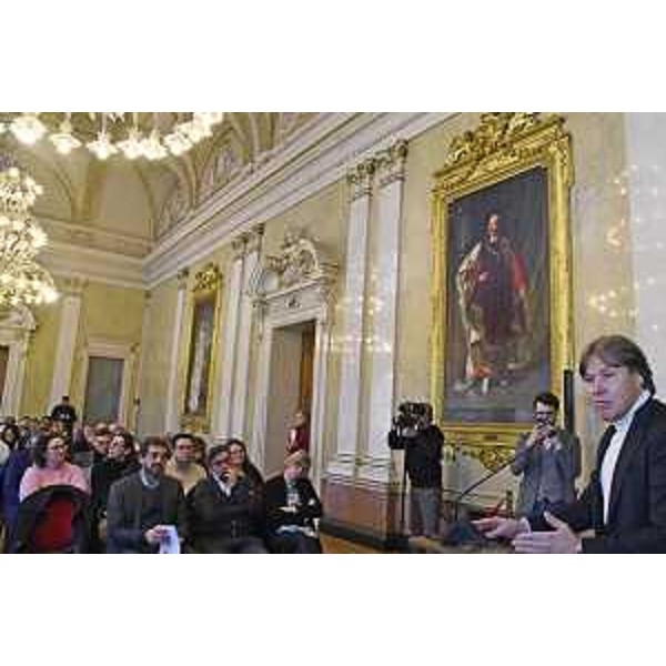 L'assessore regionale Sergio Emidio Bini nel corso del suo intervento - L'assessore regionale Sergio Emidio Bini nel corso del suo intervento