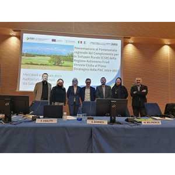 I relatori intervenuti oggi all'incontro svoltosi a Udine alla presenza dell'assessore regionale alle Risorse agroalimentari Stefano Zannier - I relatori intervenuti oggi all'incontro svoltosi a Udine alla presenza dell'assessore regionale alle Risorse agroalimentari Stefano Zannier