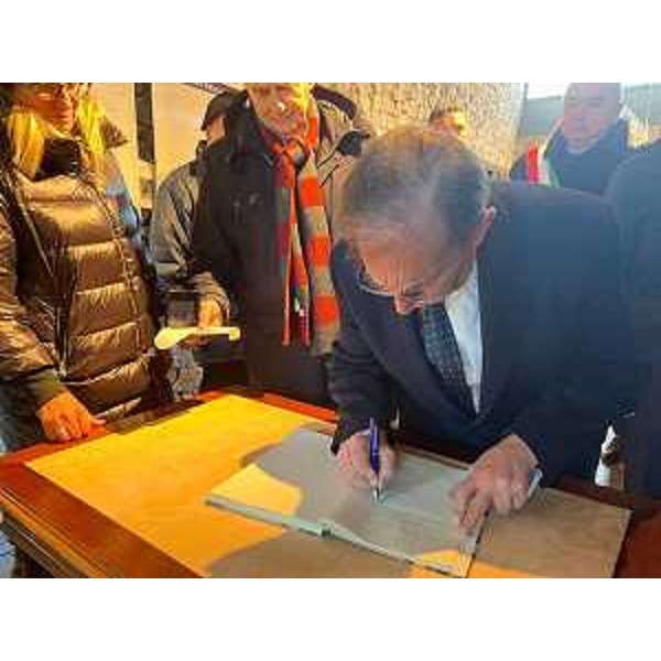 Il presidente del Senato Ignazio La Russa al Monumento nazionale della foiba di Basovizza - Il presidente del Senato Ignazio La Russa al Monumento nazionale della foiba di Basovizza