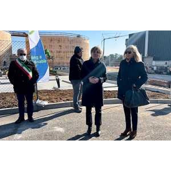 L'assessore regionale alle Finanze Barbara Zilli presente alla cerimonia di oggi a Udine in occasione dell'avvio dei lavori alla Net - L'assessore regionale alle Finanze Barbara Zilli presente alla cerimonia di oggi a Udine in occasione dell'avvio dei lavori alla Net