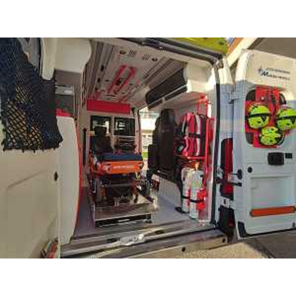 L'ambulanza donata dal signor Da Re - L'ambulanza donata dal signor Da Re