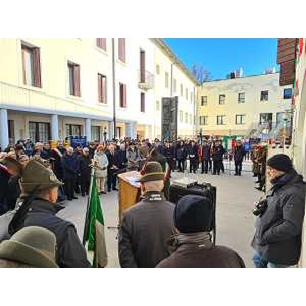 Un momento della celebrazione svoltasi a Pordenone alla presenza dell'assessore regionale alla Cultura Tiziana Gibelli - Un momento della celebrazione svoltasi a Pordenone alla presenza dell'assessore regionale alla Cultura Tiziana Gibelli
