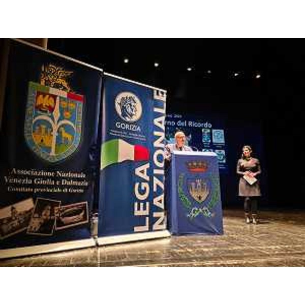 L'assessore regionale al Patrimonio Sebastiano Callari interviene al teatro Verdi di Gorizia in occasione del Giorno del Ricordo - L'assessore regionale al Patrimonio Sebastiano Callari interviene al teatro Verdi di Gorizia in occasione del Giorno del Ricordo