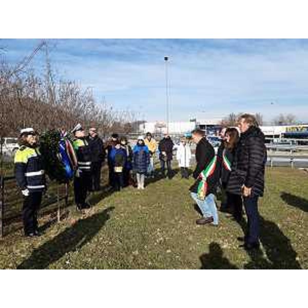 L'assessore regionale Fabio Scoccimarro assieme alla altre autorità a Rabuiese - L'assessore regionale Fabio Scoccimarro assieme alla altre autorità a Rabuiese