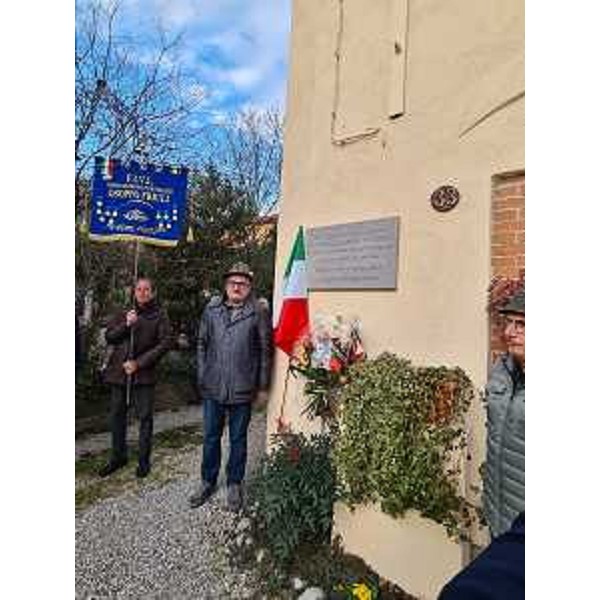 La lapide commemorativa - La lapide commemorativa