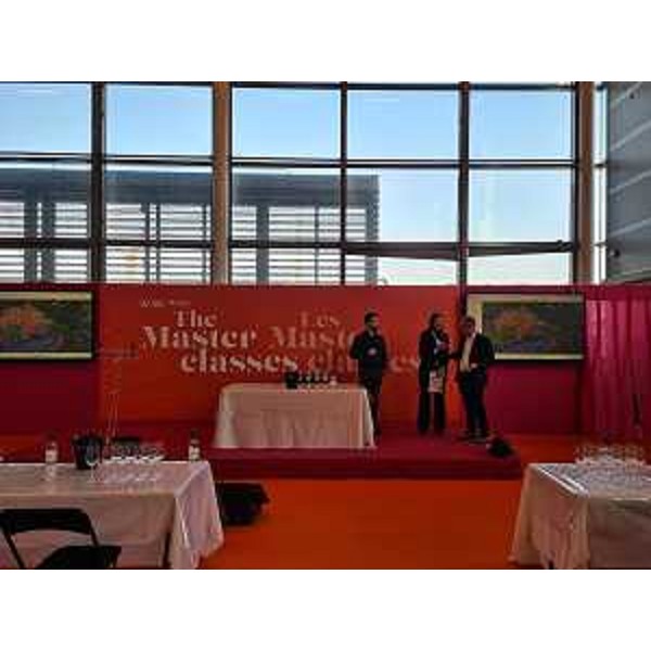 L'assessore regionale alle Risorse agroalimentari, forestali, ittiche e montagna Stefano Zannier all'apertura del primo masterclass sui vini regionali al Wine Paris-Vinexpo Paris - L'assessore regionale alle Risorse agroalimentari, forestali, ittiche e montagna Stefano Zannier all'apertura del primo masterclass sui vini regionali al Wine Paris-Vinexpo Paris 