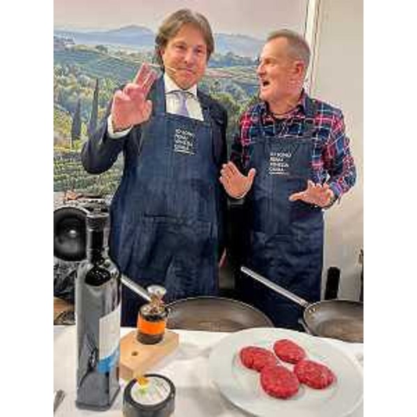 L'assessore Bini con il conduttore televisivo e imprenditore Fabrizio Nonis - L'assessore Bini con il conduttore televisivo e imprenditore Fabrizio Nonis