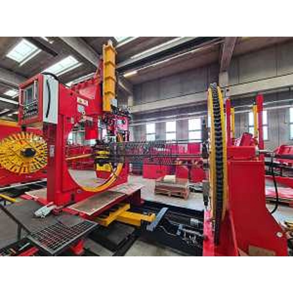 Un macchinario nello stabilimento Mep di Reana del Rojale - Un macchinario nello stabilimento Mep di Reana del Rojale