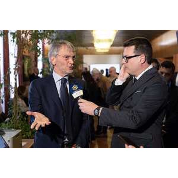 Alessandro Maran (Terzo Polo) intervistato nel palazzo del Consiglio regionale Fvg - Alessandro Maran (Terzo Polo) intervistato nel palazzo del Consiglio regionale Fvg