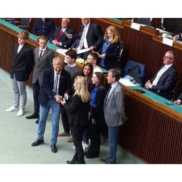 Il presidente Piero Mauro Zanin premia studenti e docenti del liceo Oberdan di Trieste - Il presidente Piero Mauro Zanin premia studenti e docenti del liceo Oberdan di Trieste