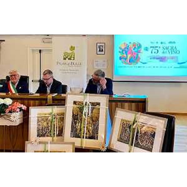 Una fase della cerimonia di inaugurazione della 75.. edizione della Sagra del vino di Casarsa, alla presenza dell'assessore regionale alle Risorse agroalimentari Stefano Zannier - Una fase della cerimonia di inaugurazione della 75.. edizione della Sagra del vino di Casarsa, alla presenza dell'assessore regionale alle Risorse agroalimentari Stefano Zannier