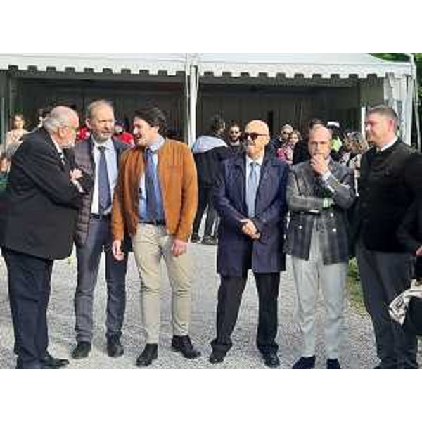 L'assessore regionale al Patrimonio Sebastiano Callari, al centro della foto, all'inaugurazione a Gorizia della rassegna 'Contea profumi di cultura europea' - L'assessore regionale al Patrimonio Sebastiano Callari, al centro della foto, all'inaugurazione a Gorizia della rassegna 'Contea profumi di cultura europea' 