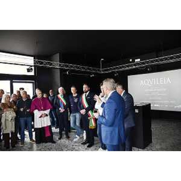 L'inagurazione dello spazio informazioni dedicato a Aquileia nei pressi dell'entrata principale della spiaggia a Grado - L'inagurazione dello spazio informazioni dedicato a Aquileia nei pressi dell'entrata principale della spiaggia a Grado