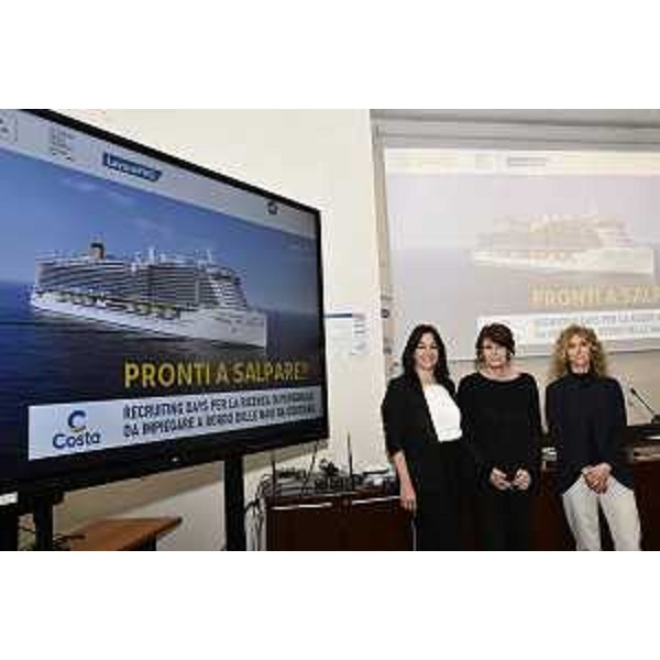 Da sinistra: Chiara Parisi (referente per la formazione di Costa crociere), Alessia Rosolen (assessore regionale al Lavoro), Anna D'Angelo (Servizio interventi per i lavoratori e le imprese) - Da sinistra: Chiara Parisi (referente per la formazione di Costa crociere), Alessia Rosolen (assessore regionale al Lavoro), Anna D'Angelo (Servizio interventi per i lavoratori e le imprese)