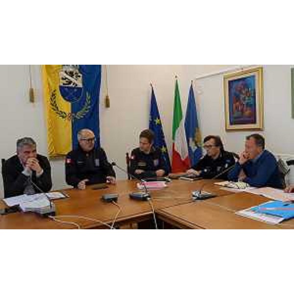 L'assessore Riccardo Riccardi prende la parola nella riunione tecnica al municipio di Tarvisio sul Giro d'Italia - L'assessore Riccardo Riccardi prende la parola nella riunione tecnica al municipio di Tarvisio sul Giro d'Italia