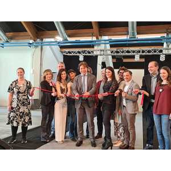 L'assessore Bini al taglio del nastro di Artiera - L'assessore Bini al taglio del nastro di Artiera