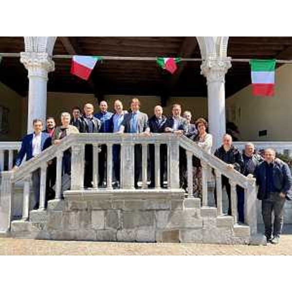 I sindaci in rappresentanza del territorio coinvolto nel progetto "Buy in Sportland" - I sindaci in rappresentanza del territorio coinvolto nel progetto "Buy in Sportland"