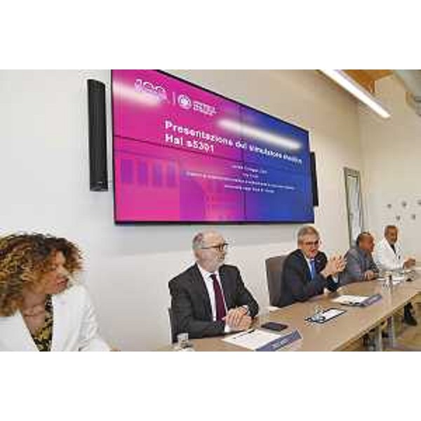 L'assessore Riccardo Riccardi e il rettore Roberto Di Lenarda - L'assessore Riccardo Riccardi e il rettore Roberto Di Lenarda