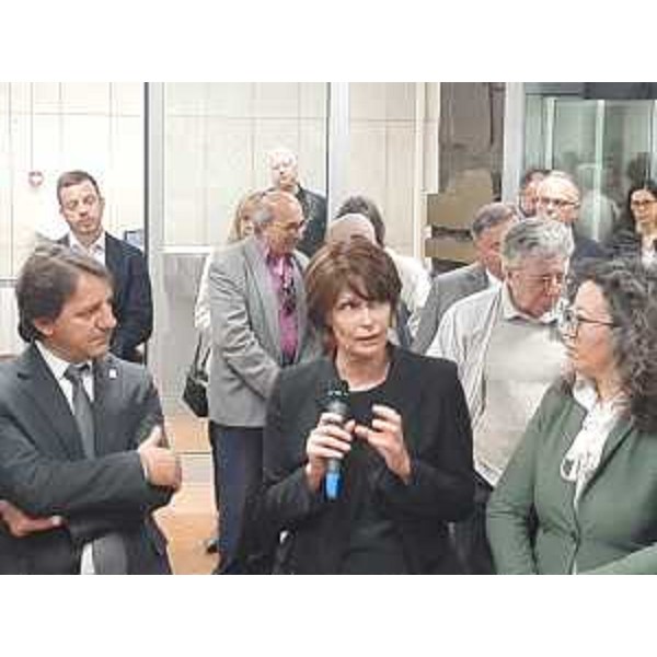 L'assessore regionale al Lavoro Alessia Rosolen (tra il presidente nazionale Inps Pasquale Tridico e il vicesindaco Serena Tonel) interviene all'inaugurazione della nuova sede Inps di Trieste - L'assessore regionale al Lavoro Alessia Rosolen (tra il presidente nazionale Inps Pasquale Tridico e il vicesindaco Serena Tonel) interviene all'inaugurazione della nuova sede Inps di Trieste