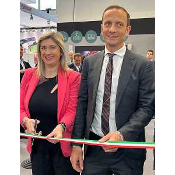 Il taglio del nastro del Governatore Massimiliano Fedriga e dell'assessore ai Trasporti Cristina Amirante nello stand del Friuli Venezia Giulia alla fiera Transport logistic di Monaco - Il taglio del nastro del Governatore Massimiliano Fedriga e dell'assessore ai Trasporti Cristina Amirante nello stand del Friuli Venezia Giulia alla fiera Transport logistic di Monaco