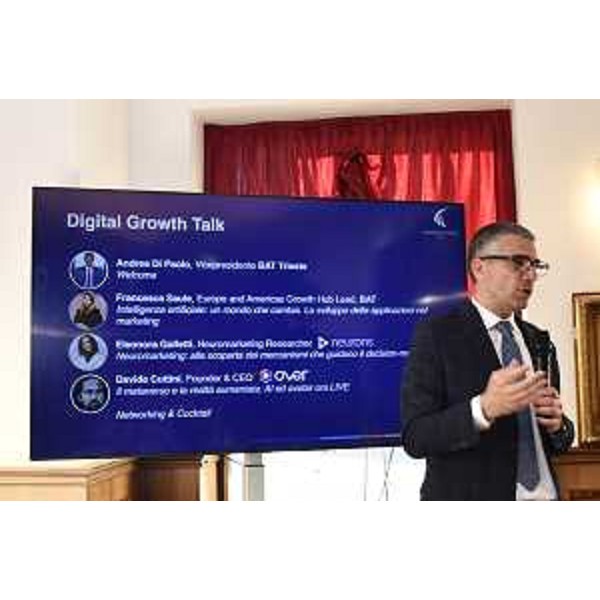L'assessore regionale alle Autonomie locali Pierpaolo Roberti allevento "Its time to GROW digital", organizzato a Trieste da British American Tobacco. - L'assessore regionale alle Autonomie locali Pierpaolo Roberti allevento "Its time to GROW digital", organizzato a Trieste da British American Tobacco.