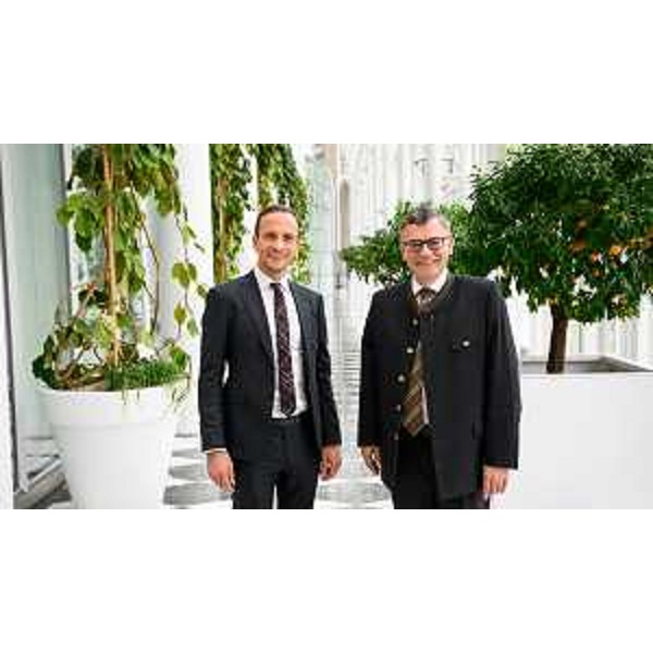 Il governatore Massimiliano Fedriga assieme al ministro di Stato bavarese Florian Herrmann: - Staatskanzleichef Dr. Florian Herrmann: Gespräch mit Massimiliano Fedriga, Präsident der Region Friaul-Julisch Venetien aufgenommen am 10.05.2023 in Muenchen. Foto: Joerg Koch/ Bayerische Staatskanzlei Fotograf: Joerg Koch joerg@joergkochfoto.de; +49-175-1815173;