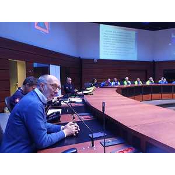 L'assessore Riccardi nel corso della riunione - L'assessore Riccardi nel corso della riunione