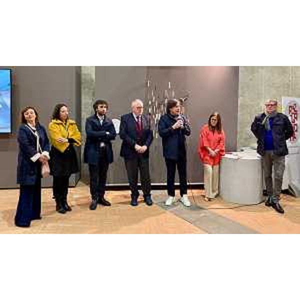 L'assessore regionale Sergio Emidio Bini assieme alle altre autorità - L'assessore regionale Sergio Emidio Bini assieme alle altre autorità 