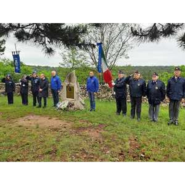 L'assessore Pierpaolo Roberti alla cerimonia a Basovizza per ricordare i caduti delle Forze dell'ordine nell'ambito del Memorial Day organizzato dal Sindacato autonomo di Polizia - L'assessore Pierpaolo Roberti alla cerimonia a Basovizza per ricordare i caduti delle Forze dell'ordine nell'ambito del Memorial Day organizzato dal Sindacato autonomo di Polizia