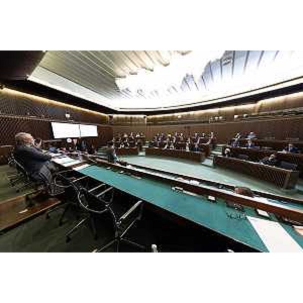 Il governatore Fvg, Massimiliano Fedriga, durante la replica in Aula, insieme al presidente del Cr Fvg, Mauro Bordin - Il governatore Fvg, Massimiliano Fedriga, durante la replica in Aula, insieme al presidente del Cr Fvg, Mauro Bordin