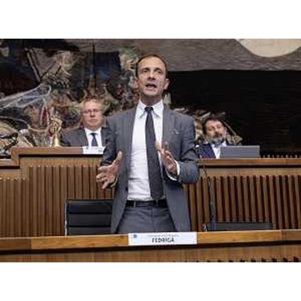 Il governatore Fvg, Massimiliano Fedriga, durante la replica in Aula - Il governatore Fvg, Massimiliano Fedriga, durante la replica in Aula