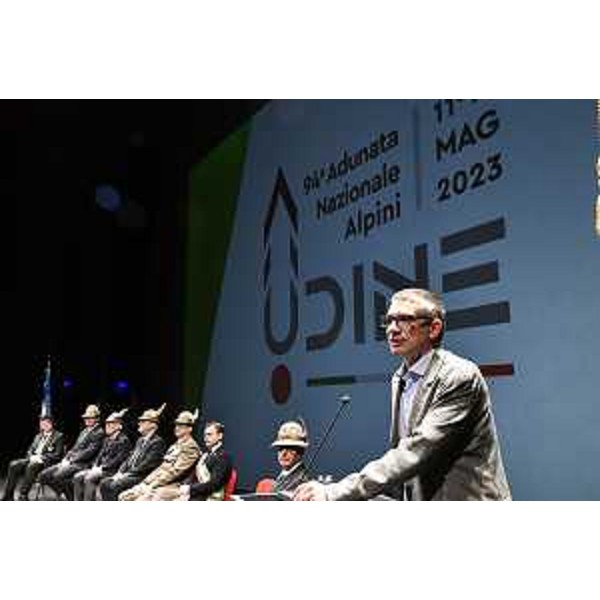 L'assessore Roberti interviene a Udine all'incontro con le sezioni estere dell'Ana in occasione della 94esima Adunata nazionale degli Alpini - L'assessore Roberti interviene a Udine all'incontro con le sezioni estere dell'Ana in occasione della 94esima Adunata nazionale degli Alpini