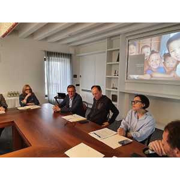 L'assessore regionale Stefano Zannier alla presentazione dell'iniziativa Francy for Children a Casa Lis Neris a San Lorenzo Isontino - L'assessore regionale Stefano Zannier alla presentazione dell'iniziativa Francy for Children a Casa Lis Neris a San Lorenzo Isontino