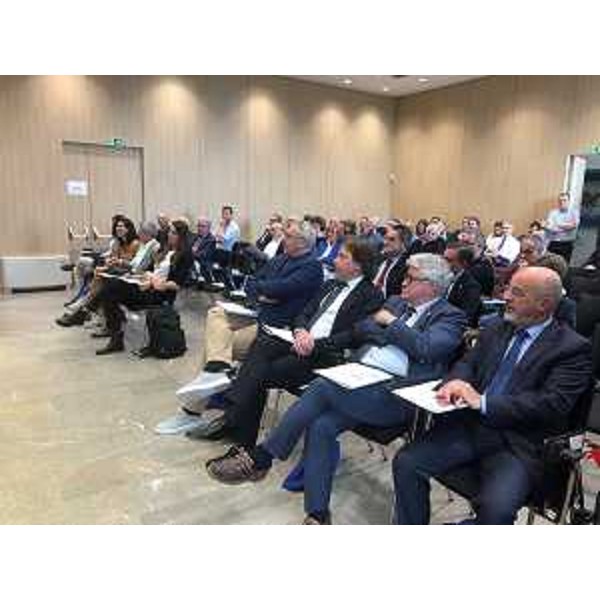 Il presidente del Cr, Mauro Bordin, seduto prima fila accanto all'assessore regionale alle Attività produttive, Sergio Bini, e al sindaco di Udine, Alberto Felice De Toni - Il presidente del Cr, Mauro Bordin, seduto prima fila accanto all'assessore regionale alle Attività produttive, Sergio Bini, e al sindaco di Udine, Alberto Felice De Toni 