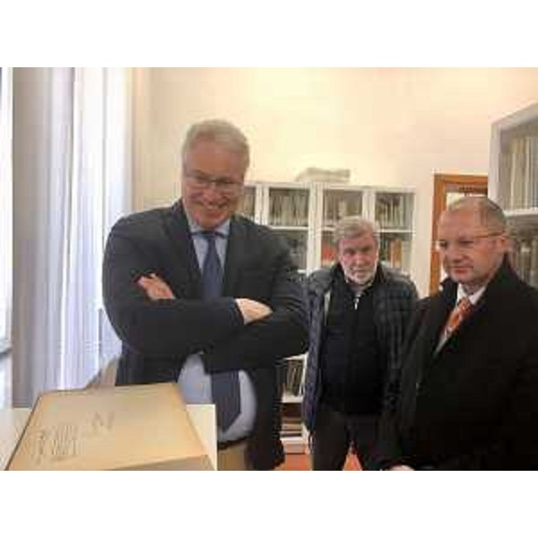 Un altro momento della visita a San Daniele; accanto a Bordin, primo da sinistra, Lorenzo Zanon e Pietro Valent - Un altro momento della visita a San Daniele; accanto a Bordin, primo da sinistra, Lorenzo Zanon e Pietro Valent
