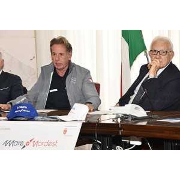 L'assessore regionale alla Difesa dell'ambiente Fabio Scoccimarro alla presentazione di Trieste Mare Nordest con l'assessore comunale alla Cultura Giorgio Rossi - L'assessore regionale alla Difesa dell'ambiente Fabio Scoccimarro alla presentazione di Trieste Mare Nordest con l'assessore comunale alla Cultura Giorgio Rossi