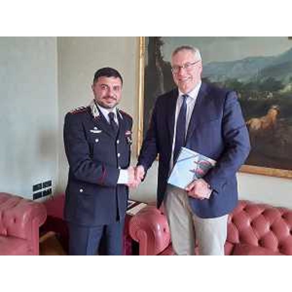Il comandante provinciale dei carabinieri di Trieste, Mauro Carrozzo, e il presidente del Cr Fvg, Mauro Bordin - Il comandante provinciale dei carabinieri di Trieste, Mauro Carrozzo, e il presidente del Cr Fvg, Mauro Bordin