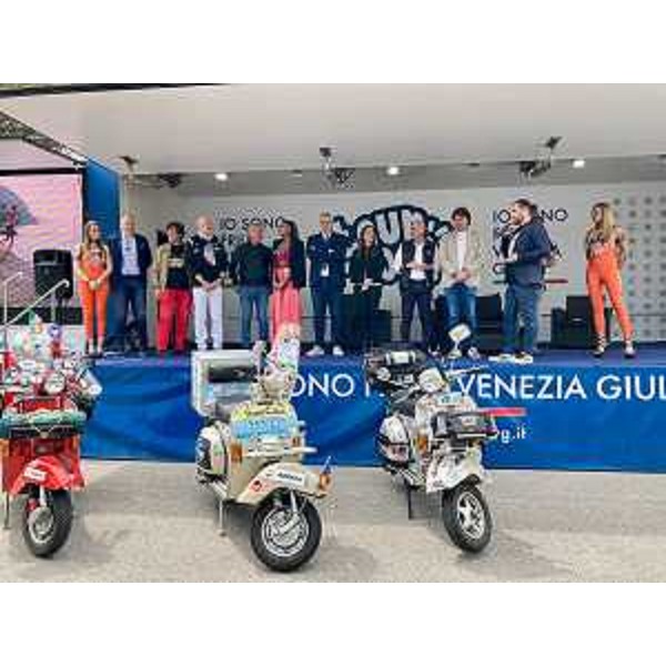 Il truck promozionale Io sono FVG presente all'evento di Lignano - Il truck promozionale Io sono FVG presente all'evento di Lignano