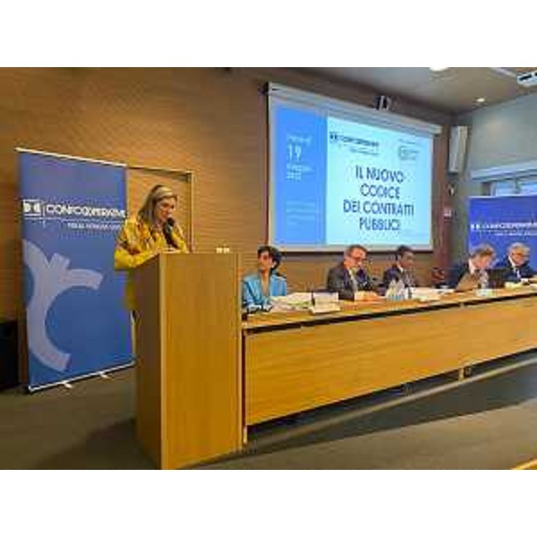 L'assessore regionale alle Infrastrututre e Territorio Cristina Amirante - L'assessore regionale alle Infrastrututre e Territorio Cristina Amirante