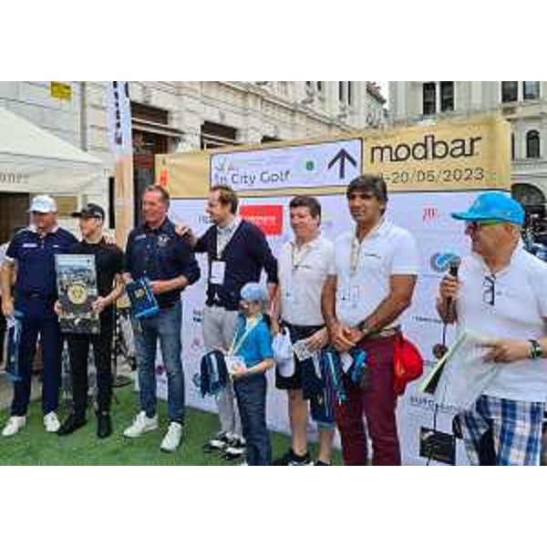 L'assessore regionale Fabio Scoccimarro alla partenza del torneo - L'assessore regionale Fabio Scoccimarro alla partenza del torneo