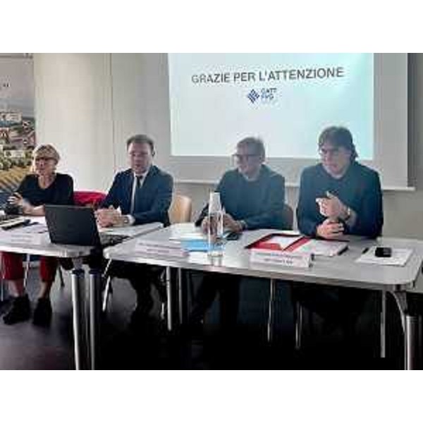 L'assessore regionale alle Attività produttive e Turismo, Sergio Emidio Bini, nel corso dell'assemblea dei soci del Catt Fvg srl. - L'assessore regionale alle Attività produttive e Turismo, Sergio Emidio Bini, nel corso dell'assemblea dei soci del Catt Fvg srl.