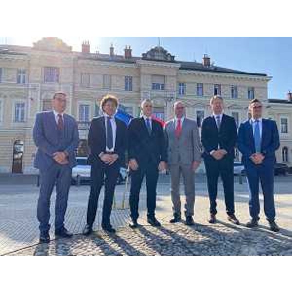 L'assessore regionale Sergio Emidio Bini a Nova Gorica con, fra gli altri, il ministro dellAmbiente, Clima ed Energia sloveno Bojan Kumer, il sottosegretario allAmbiente croato Ivo Milatic e il sindaco di Nova Gorica Samo Turel - L'assessore regionale Sergio Emidio Bini a Nova Gorica con, fra gli altri, il ministro dellAmbiente, Clima ed Energia sloveno Bojan Kumer, il sottosegretario allAmbiente croato Ivo Milatic e il sindaco di Nova Gorica Samo Turel 