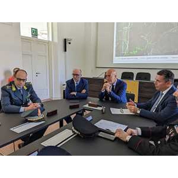 L'assessore Riccardi al tavolo in prefettura a Udine - L'assessore Riccardi al tavolo in prefettura a Udine