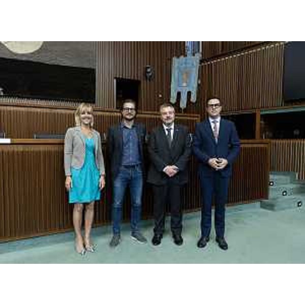 Ufficio di presidenza della V Commissione: da sx, Lucia Buna (Lega), Enrico Bullian (Patto Civ), Diego Bernardis (FP) e Igor Treleani (FdI) - Ufficio di presidenza della V Commissione: da sx, Lucia Buna (Lega), Enrico Bullian (Patto Civ), Diego Bernardis (FP) e Igor Treleani (FdI)