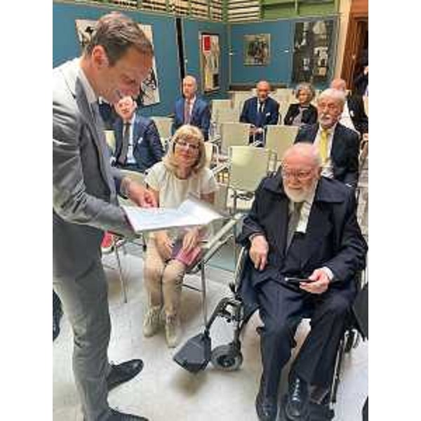 Il governatore Massimiliano Fedriga con il maestro Giorgio Celiberti all'inaugurazione della mostra alla Biblioteca del Senato - Il governatore Massimiliano Fedriga con il maestro Giorgio Celiberti all'inaugurazione della mostra alla Biblioteca del Senato