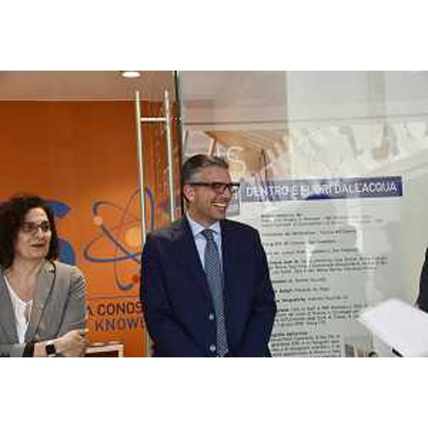 L'assessore Roberti durante l'apertura della mostra - L'assessore Roberti durante l'apertura della mostra